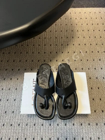 로에베 엠보싱 로고 플립플롭 99544