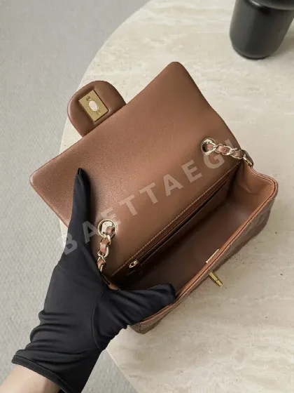 샤넬 램 가죽 카라멜 금장 미니 숄더백 33570