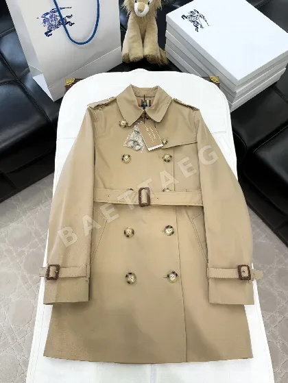 버버리 켄싱턴핏 쇼트 트렌치코트 여성 자켓 195365