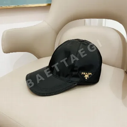 프라다 삼각 로고 야구모자 84693