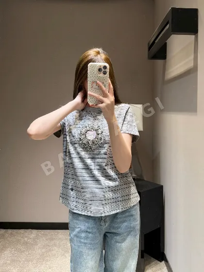 디올 여성 그레이 스트라이프 비즈장식 반팔 티셔츠 54371