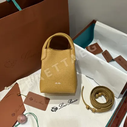 로로피아나 버킷백 송아지가죽 191290