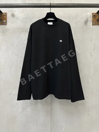 셀린느 개선문 마이크로프린트 자수 긴팔 티셔츠