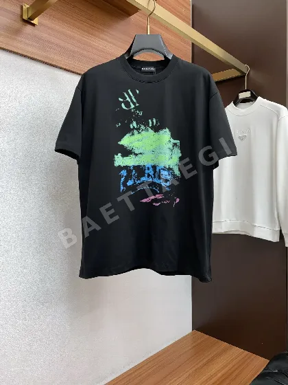 발렌시아가 크루넥 코튼 남성 반팔 티셔츠 49101
