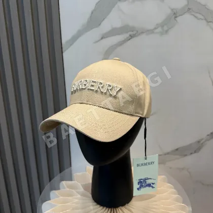 버버리 자수 베이스볼 캡 81922