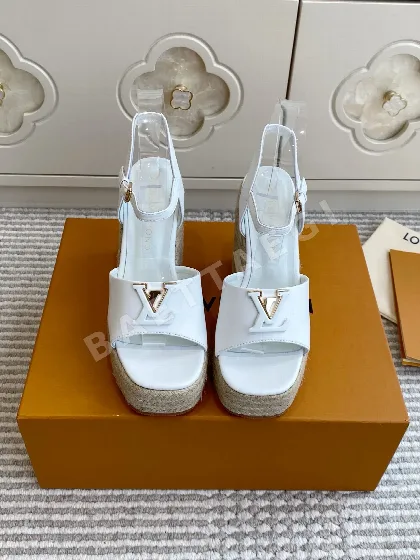 루이비통 마레 V백 라피아 웨지 샌들 112868