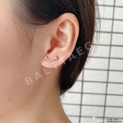티파니 미니 다이아몬드 스마일 귀걸이 70894