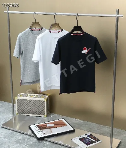 톰브라운 강아지 자수 여성 반팔 티셔츠 53230