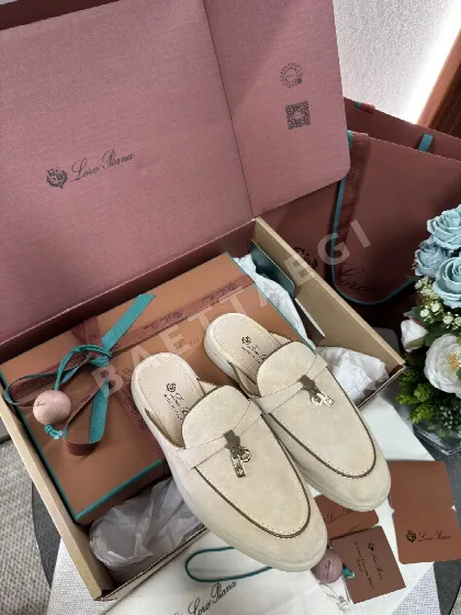 로로피아나 신발 89042