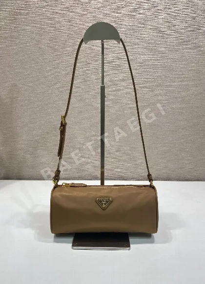 프라다 리사이클 나일론 언더암 클러치백 1NE058 67944