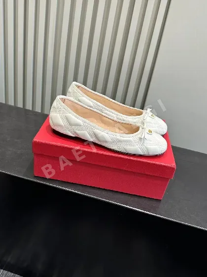 발렌티노 퀼팅 보우 램스킨 발레리나 슈즈 134815