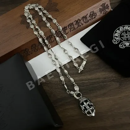 크롬하츠 레트로 크로스 엠보싱 목걸이 127132