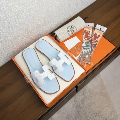 에르메스 오란 샌들 104855
