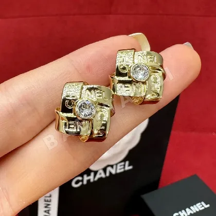 샤넬 차이니즈 노트 큐빅 귀걸이 178075