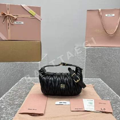 미우미우 플리츠 숄더 클러치 가방 68524