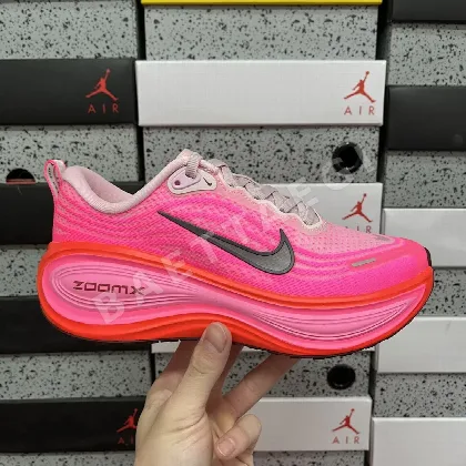나이키 줌 보메로 18 HV8154-604 201116 Nike Zoom Vomero 18