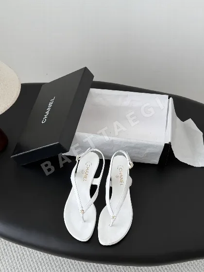 샤넬 코코 가죽 샌들 112850