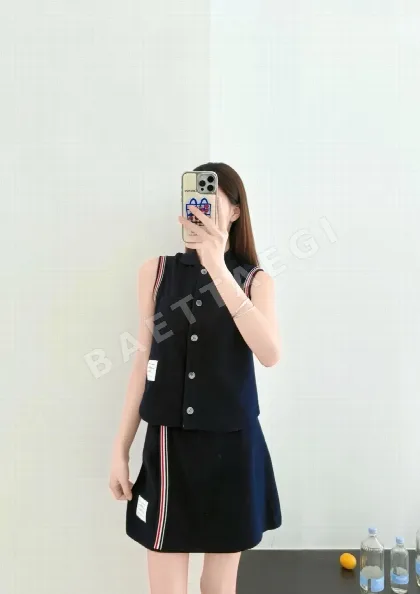 톰브라운 컬러 블록 리본 미디 스커트 121689