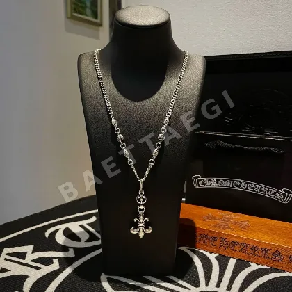 크롬하츠 스카우트 플라워 펜던트 목걸이 62597