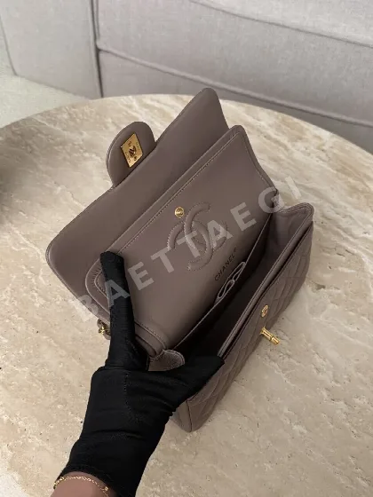 샤넬 금장 비둘기 회색 가방 32987