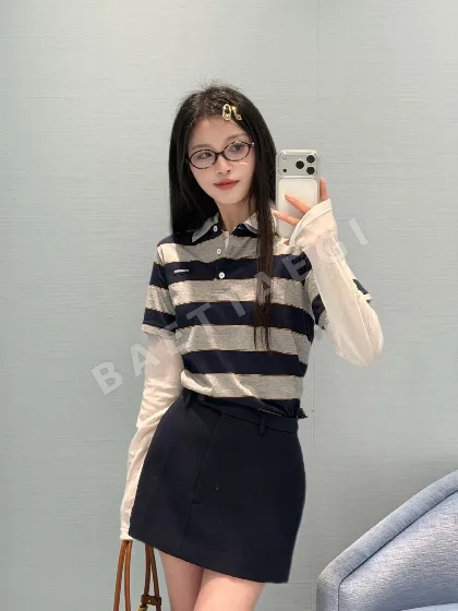 미우미우 여성 반팔 52857