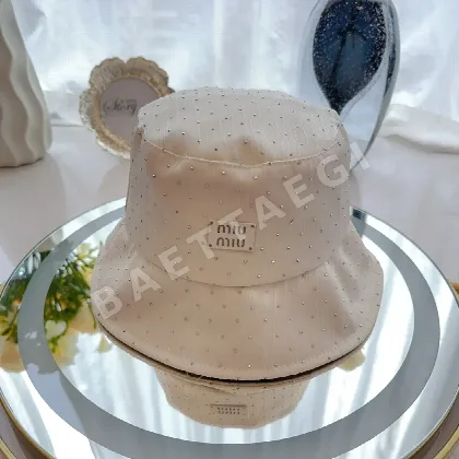 미우미우 라인석 장식 버킷햇 81049
