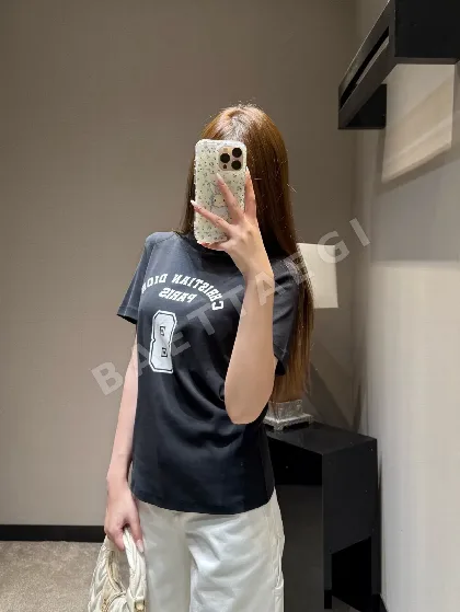 디올 여성 반팔 92349