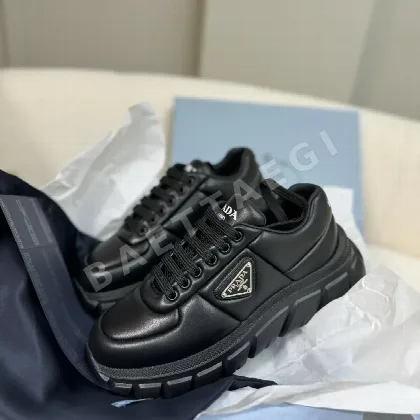 프라다 램스킨 가죽 스니커즈 94371