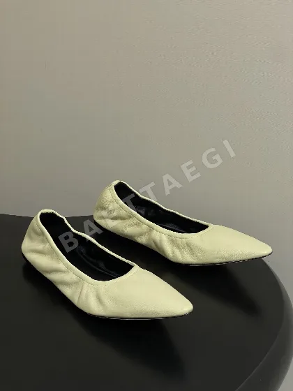 더로우 엘라스틱 포인티드 토 발레 슈즈 104848