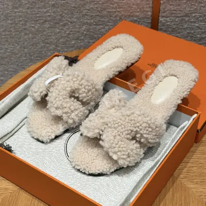 에르메스 오란 샌들 밀크쉐이크화이트 울레더 H 컷아웃 164299