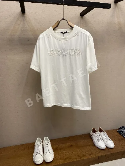루이비통 자수 로고 워시드 남성 반팔 티셔츠 143247