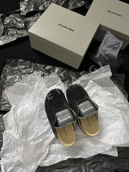 발렌시아가 버켄슈톡 스타일 스웨이드 샌들 75719