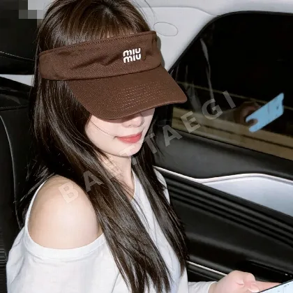 미우미우 바이저 캡 185875
