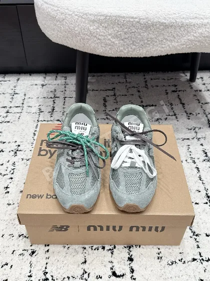 뉴발란스 530 스니커즈 104794