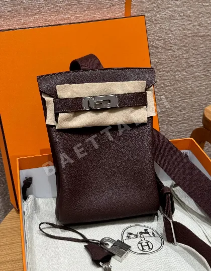 에르메스 핵 아 도 토고 가죽 새들 레드 백팩 166701