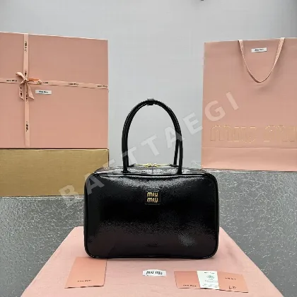 미우미우 페이턴트 가죽 브리프케이스 가방 68281