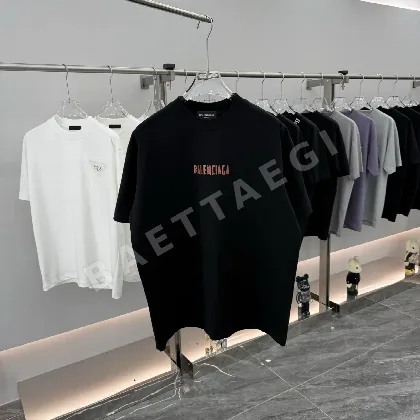 발렌시아가 유니섹스 워시 가공 크루넥 반팔 티셔츠 71753