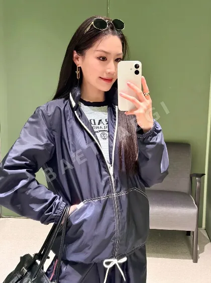 프라다 네이비 후드 나일론 자켓 114832