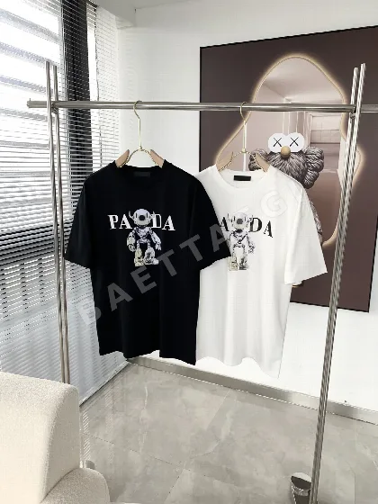 프라다 클래식 로고 크루넥 반팔 티셔츠 88823