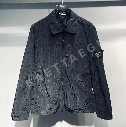 스톤아일랜드 메탈릭 나일론 스탠드 카라 자켓 51347
