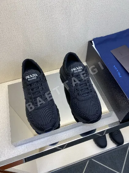 프라다 스니커즈 남성 나일론 레터링 에폭시 디자인 205434