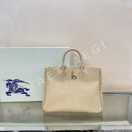 버버리 그레인드 카프스킨 토트백 40135