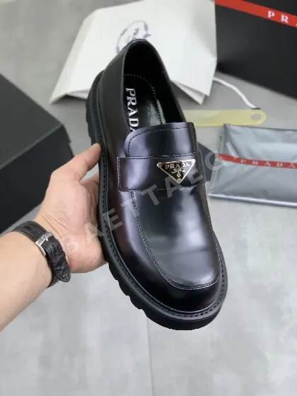 프라다 로퍼 163616