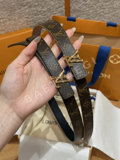 루이비통 여성용 리버시블 가죽 벨트 173500